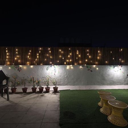 Amigosindia Vandrarhem New Delhi Exteriör bild