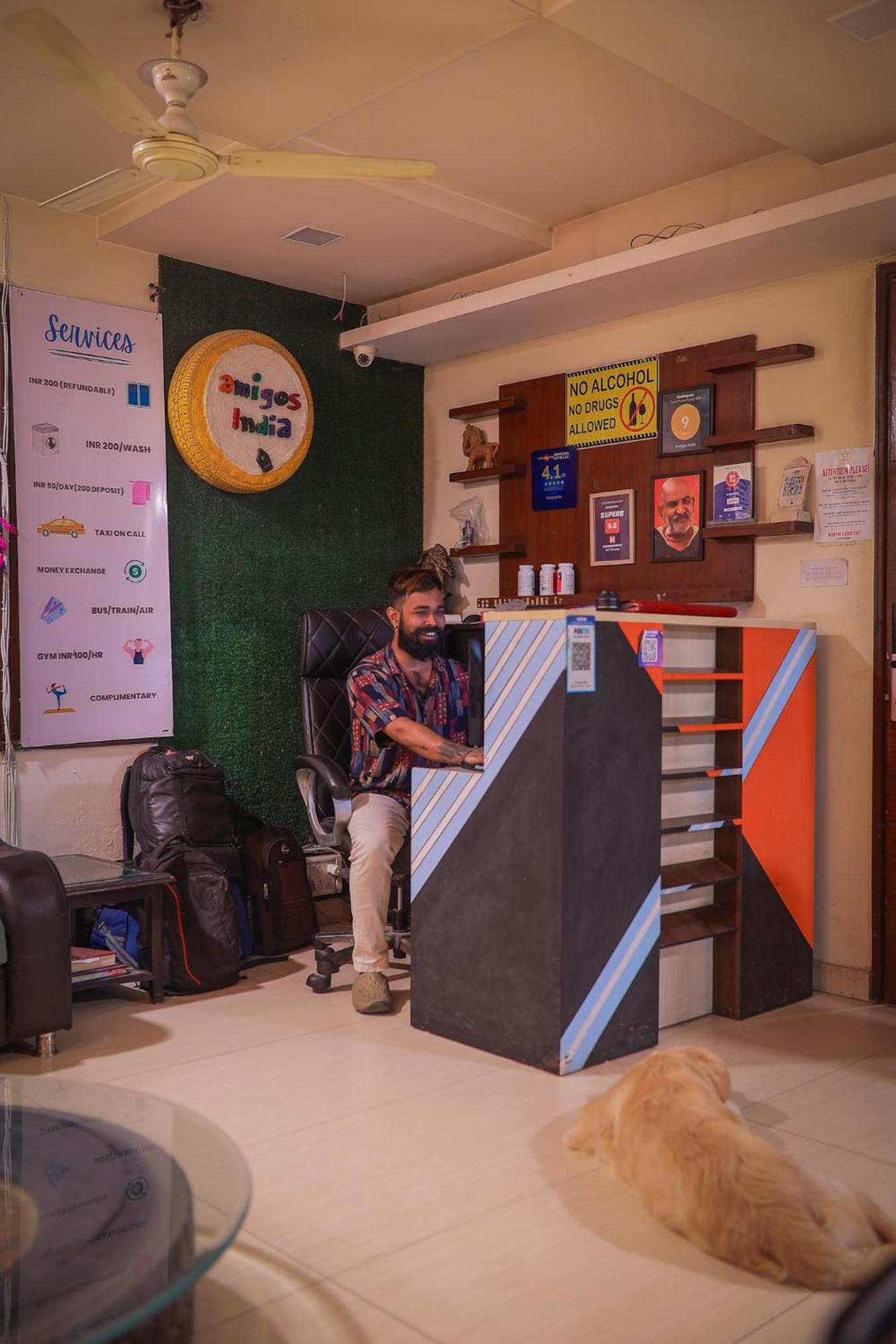 Amigosindia Vandrarhem New Delhi Exteriör bild